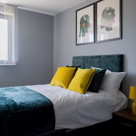 Pahuna Ghar Birmigham City 2 Bedroom Apartment- Short To Mid Term Let-Free Secure Parking Birmingham Eksteriør billede