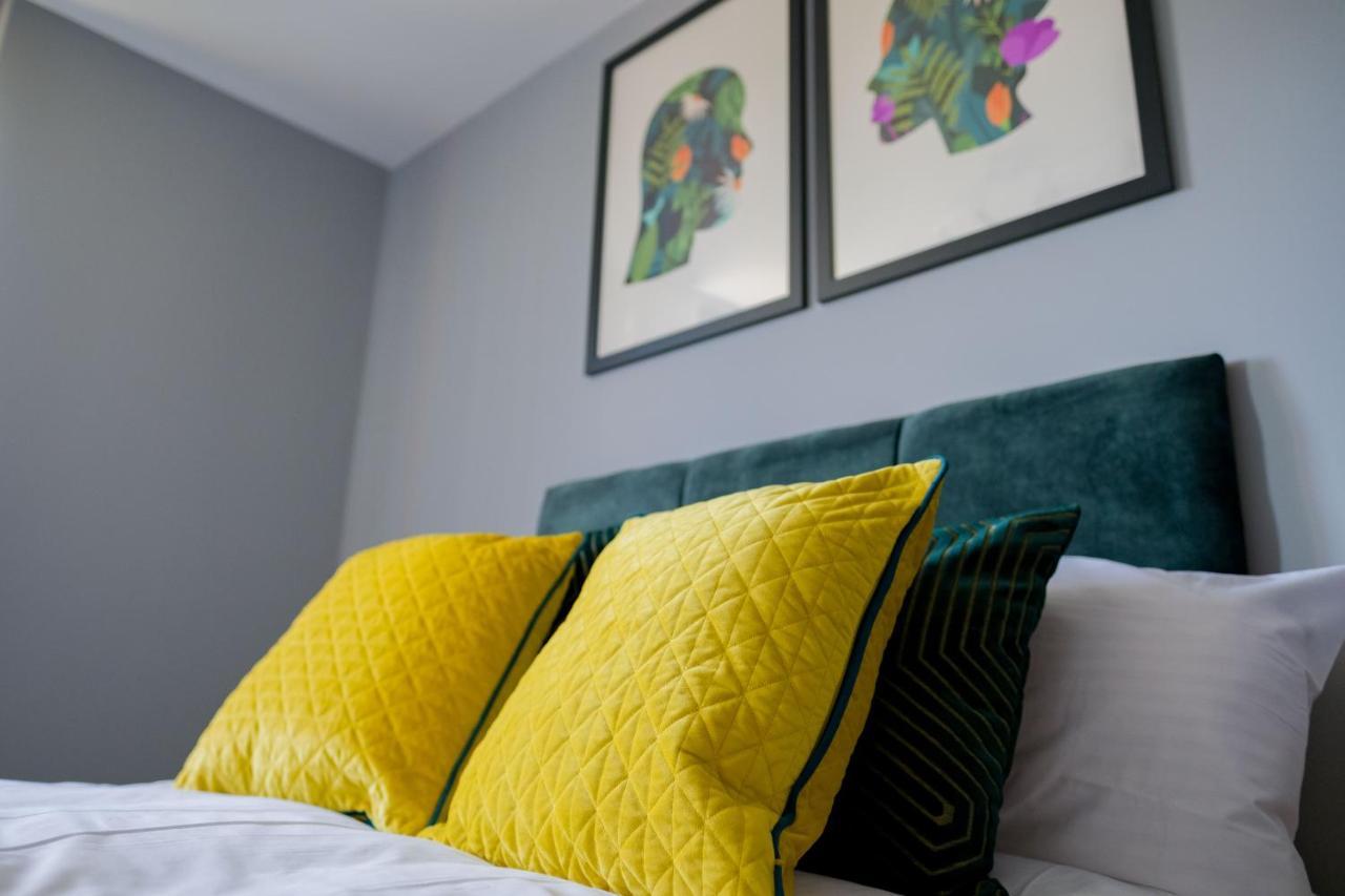Pahuna Ghar Birmigham City 2 Bedroom Apartment- Short To Mid Term Let-Free Secure Parking Birmingham Eksteriør billede