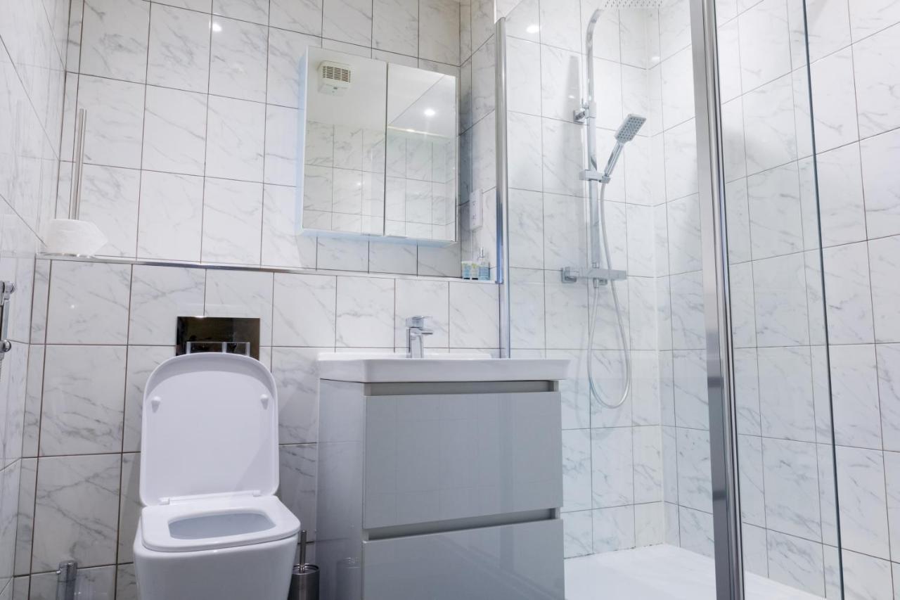Pahuna Ghar Birmigham City 2 Bedroom Apartment- Short To Mid Term Let-Free Secure Parking Birmingham Eksteriør billede